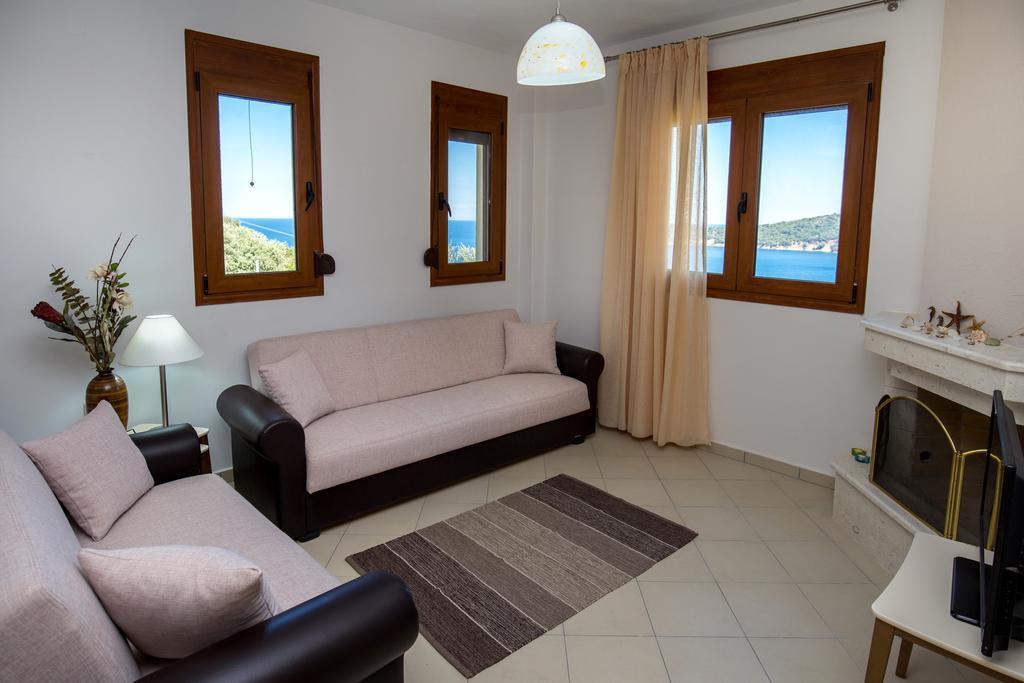 Aphrodite Villas Koinira Exterior foto