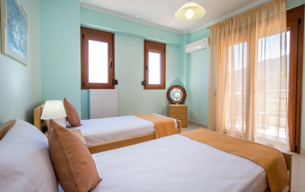 Aphrodite Villas Koinira Exterior foto