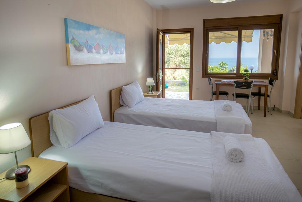 Aphrodite Villas Koinira Exterior foto
